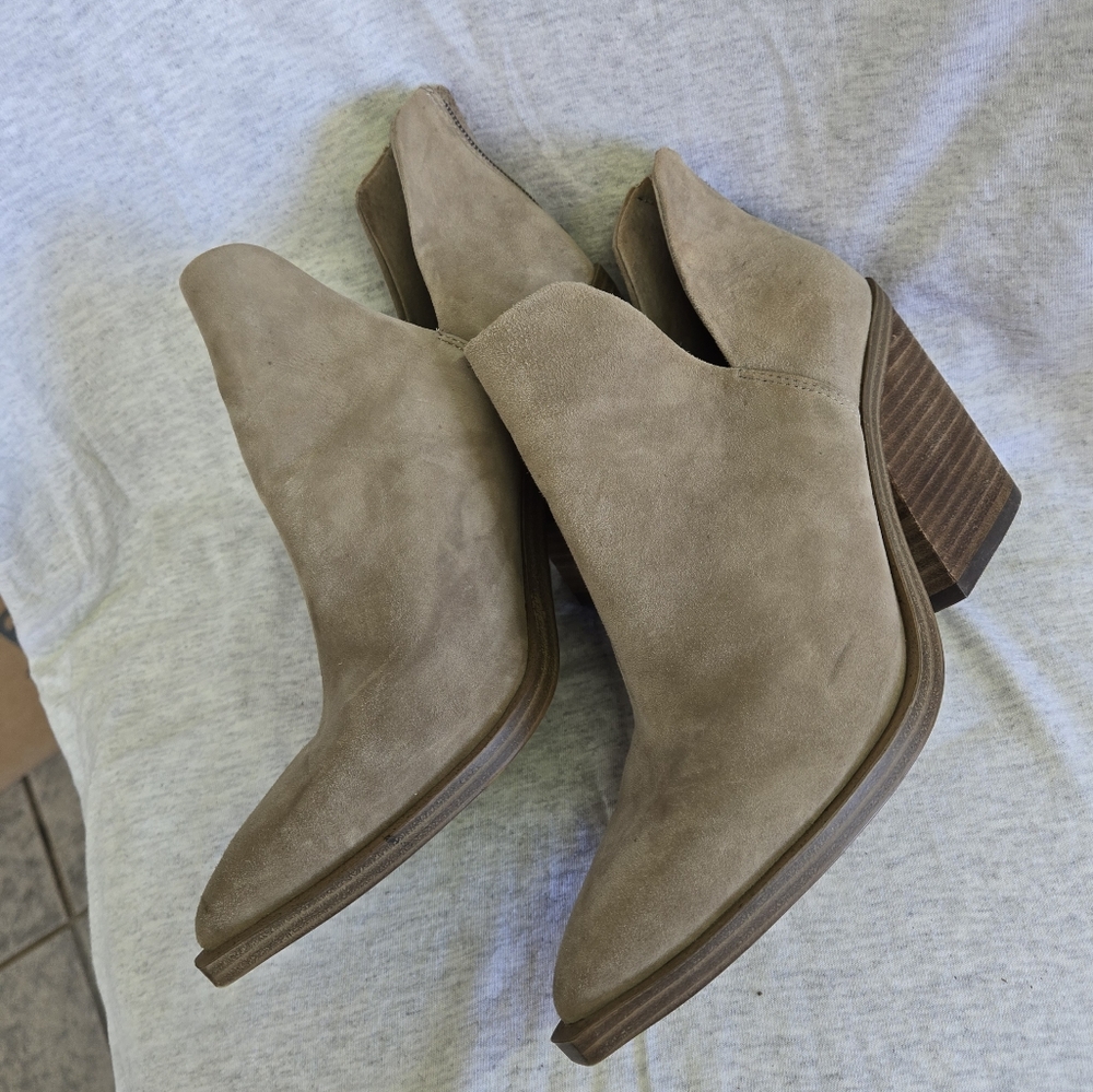 Vince Camuto GIGIETTA BOOTIE Size 7.5 - Picture 2 of 11